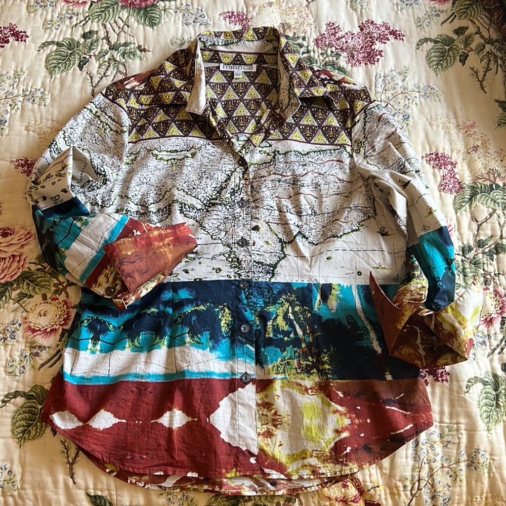 World 🌎 Map Blouse - Picture 2 of 9